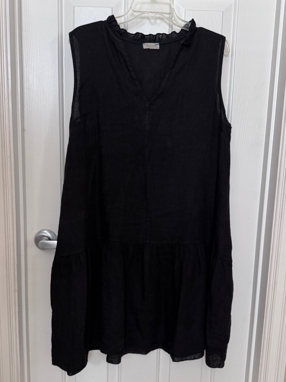 Bellambia Sleeveless Black V-Neck Ruffle-Trim Women’s Top